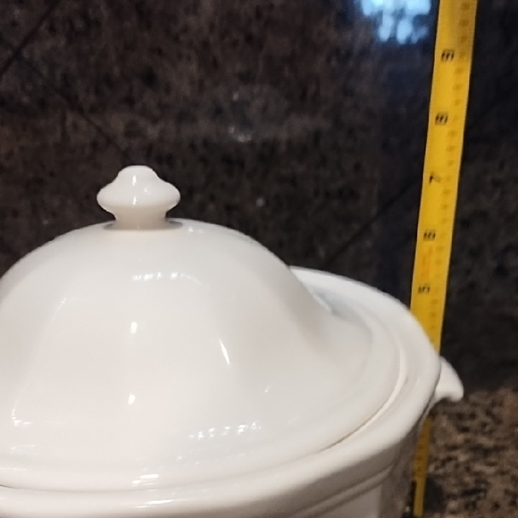Pfaltzgraff Heritage White 2-quart covered casserole dish White Ceramic Lidded - Picture 7 of 10